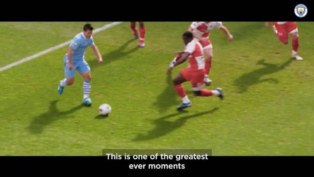 Man City unveil Sergio Agüero statue 